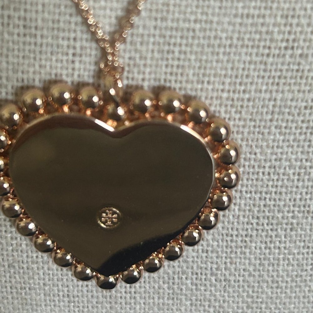 Tory Burch HEART Mother of Pearl Necklace ROSE GOLD NWOT - Picture 4 of 6